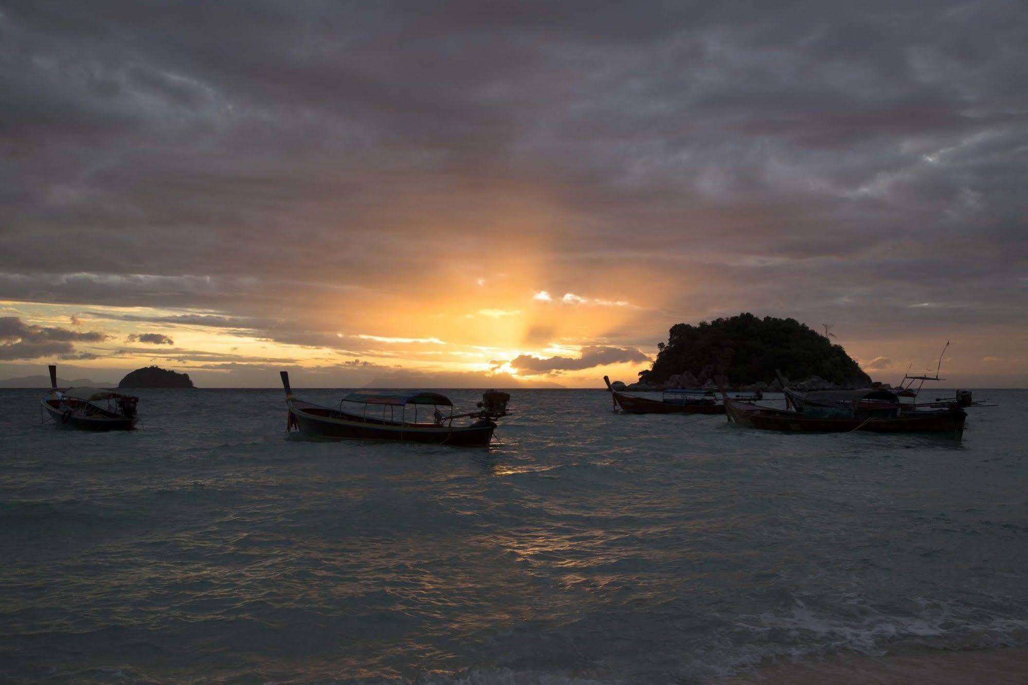 Mali Resort Sunrise Beach Koh Lipe Ngoại thất bức ảnh